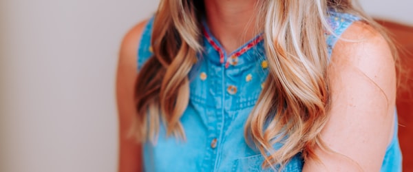 阿根廷国家足球队全家福合影，梅西站在中间